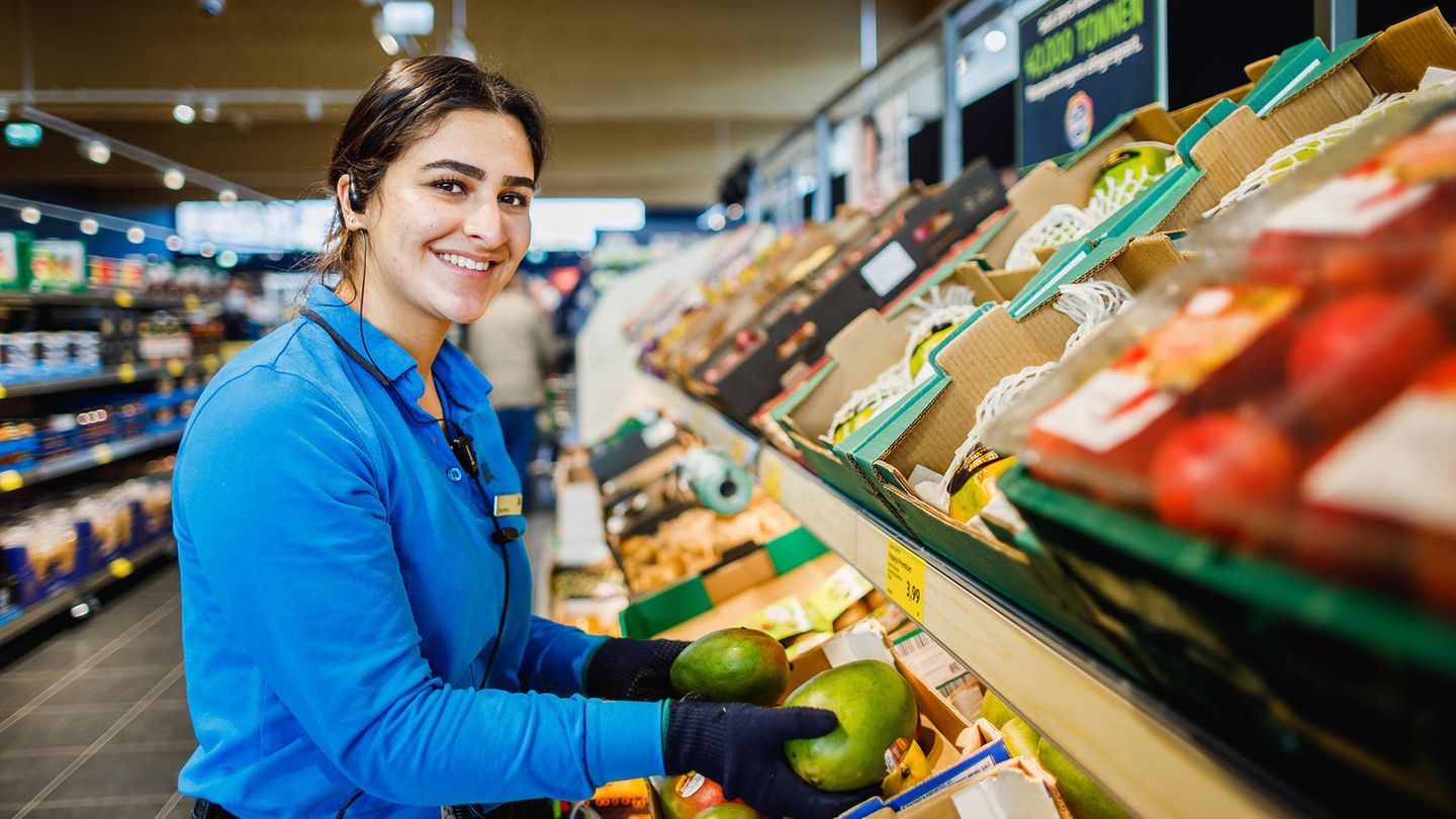 Gehaltscheck: Was verdienen eigentlich Kassierer bei Aldi?