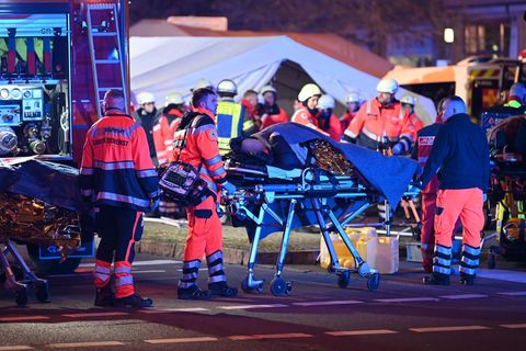 Magdeburg: Mutmaßlicher Anschlag auf Weihnachtsmarkt: Videos zeigen Polizeieinsatz