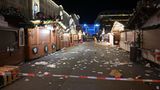 Die Polizei sperrt den Weihnachtsmarkt ab, das Szenario wirkt gespenstisch