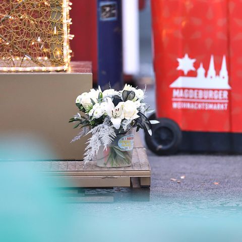 Blumen am Tatort in Magdeburg