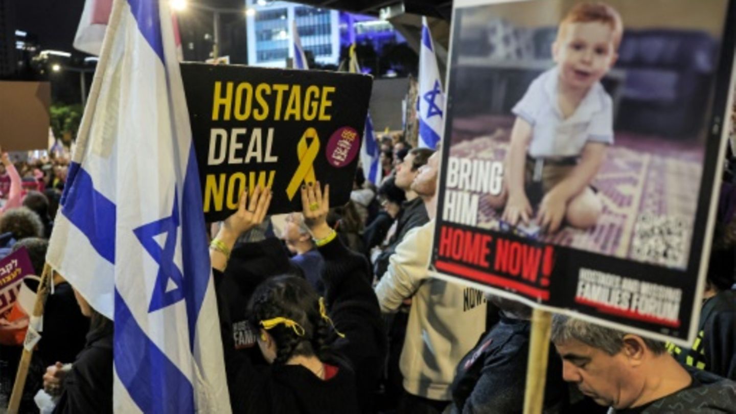 Demonstranten in Tel Aviv fordern Geisel-Abkommen