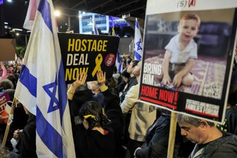 Demonstranten in Tel Aviv fordern Geisel-Abkommen