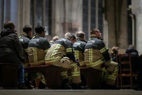 Feuerwehrleute beim Gedenkgottesdienst im Dom