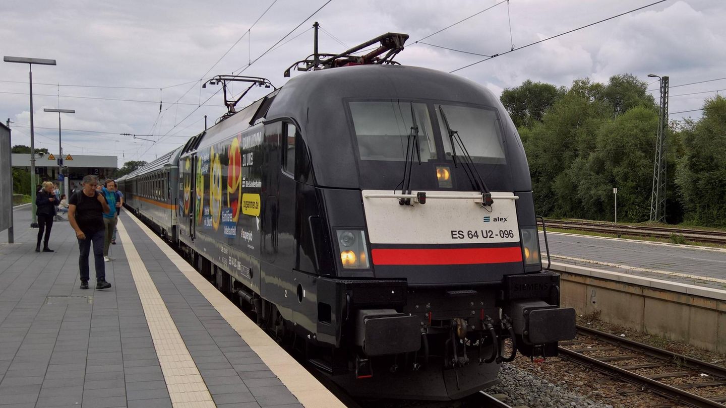 Der Bahnhof von Schwandorf in der Oberpfalz