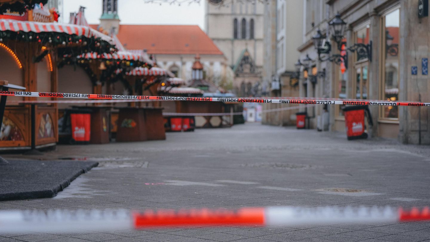 Absperrband der Polizei auf dem Magdeburger Weihnachtsmarkt