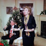 Bill und Hillary Clinton zu Weihnachten mit Plätzchen