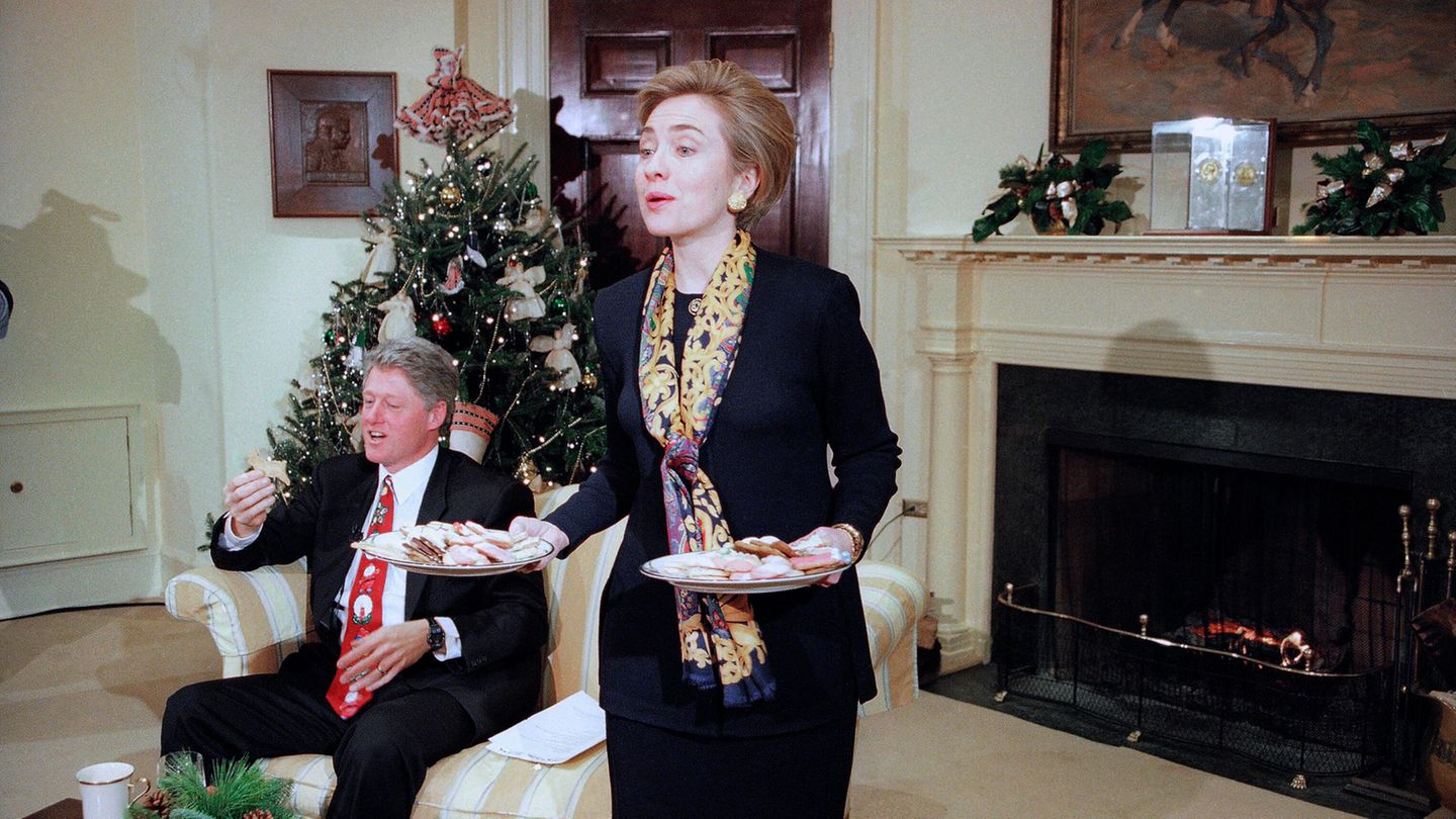 Bill und Hillary Clinton zu Weihnachten mit Plätzchen Bill und Hillary Clinton zu Weihnachten mit Plätzchen