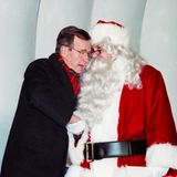 Präsident George H.W. Bush mit Weihnachtsmann