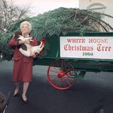 Barbara Bush mit Hund Millie