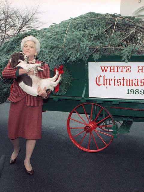 Barbara Bush mit Hund Millie