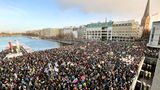 Demonstration am Jungfernstieg in Hamburg