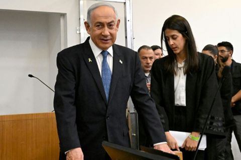Netanjahu in einem Gericht in Tel Aviv