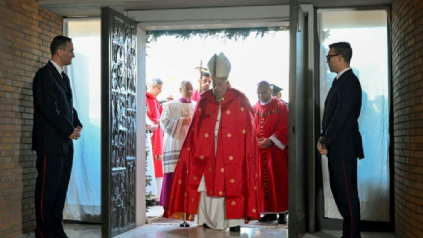 Papst öffnet Heilige Pforte in der Haftanstalt Rebibbia