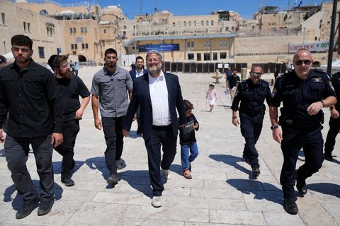 Israels Minister für Nationale Sicherheit, Itamar Ben-Gvir, ging schon im August umgeben von seinem Sicherheitspersonal, zu Jerusalems sensibelster heiliger Stätte, dem Tempelberg. Nun hat er erneut mit einem Besuch auf dem Tempelberg in Jerusalem provoziert