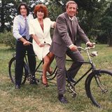 Hannelore Hoger 1991 in dem Fernsehfilm "Tandem" zwischen zwei Kollegen auf einem Dreier-Tandem