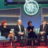 Hannelor Hoger im schwarzen Kostüm auf dem Sofa von "Wetten, dass"