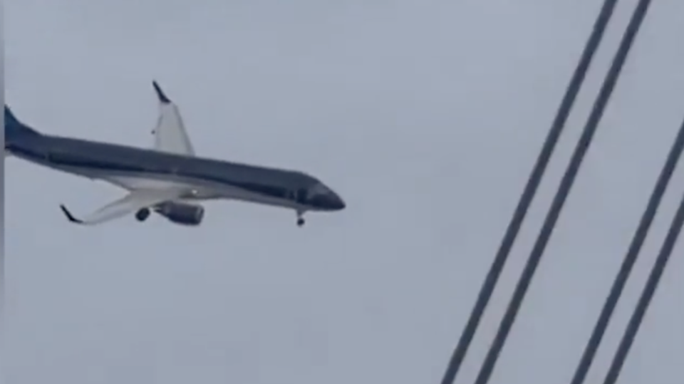 Mann betet – und überlebt: Flugzeugunglück in Kasachstan: Video soll Momente vor dem Absturz zeigen