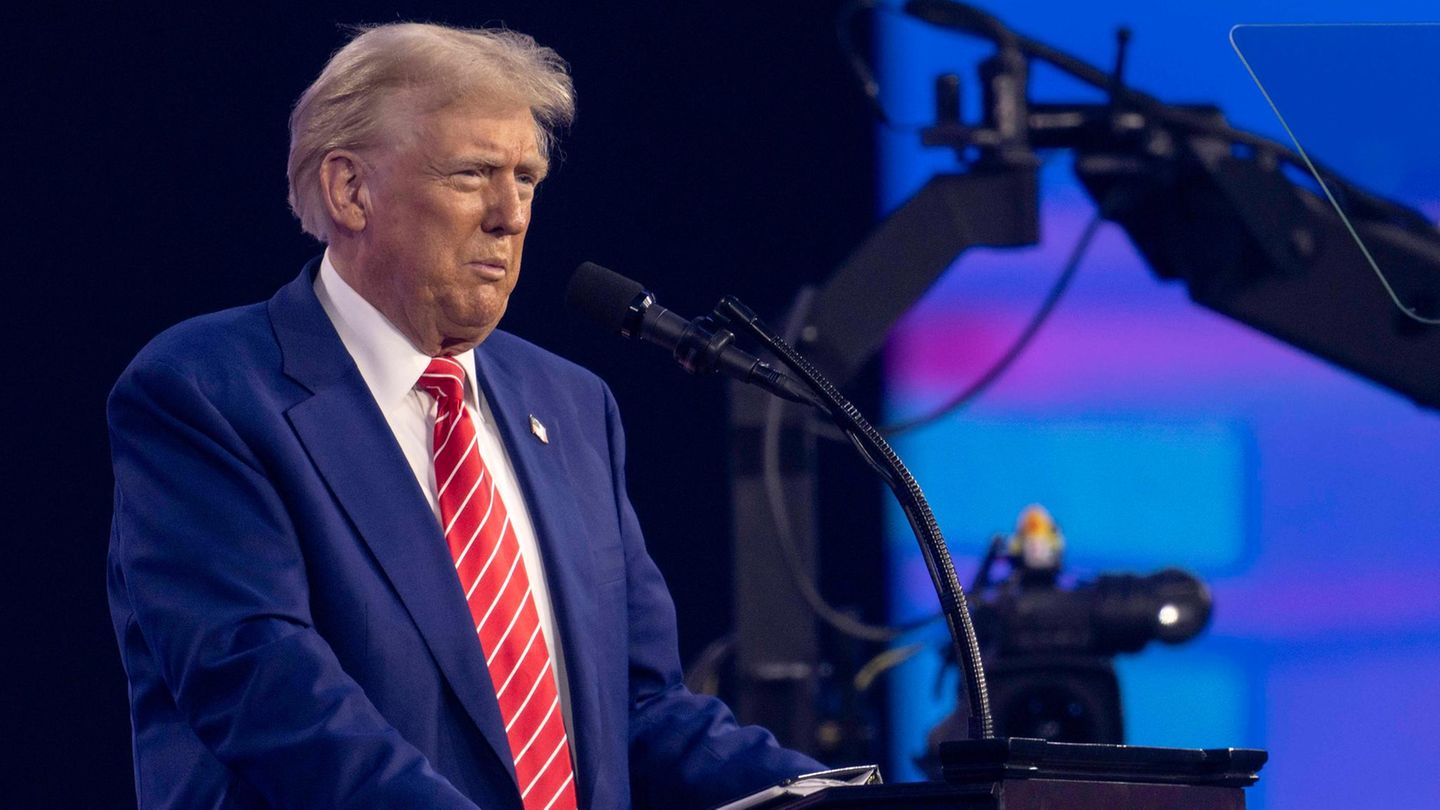 Fear of Trump’s entry bans: universities recommend early returns