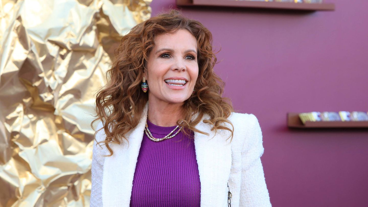 Robyn Lively
