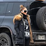Jennifer Lopez zeigt sich stilecht mit XXL-Sonnenbrille und dicken Fellboots im noblen Skiort. Die Sängerin und Schauspielerin verbringt den ersten Weihnachtsurlaub seit ihrer Trennung von Ben Affleck mit ihrer Tochter Emme, ihrer jüngeren Schwester und deren Tochter. 
