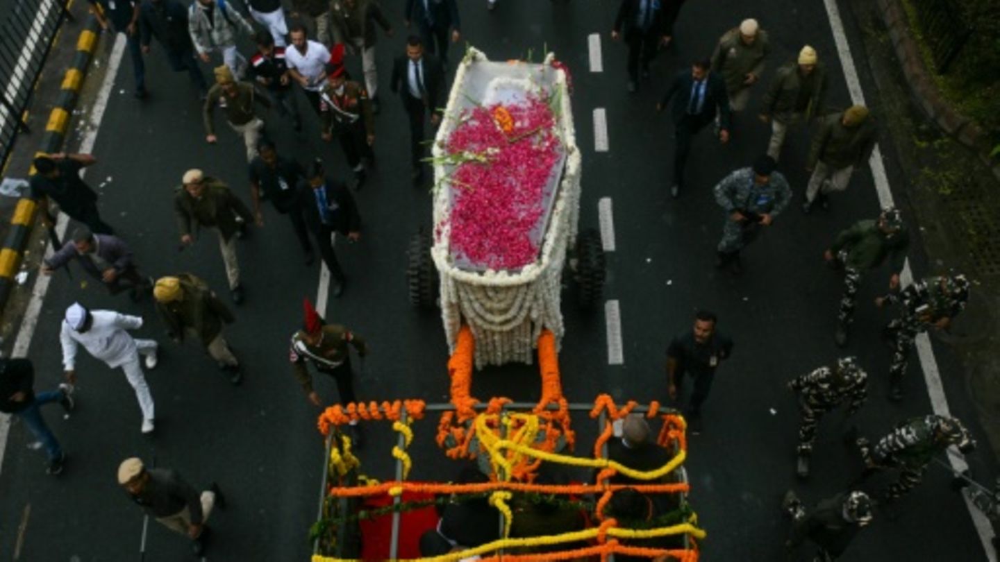 Singhs mit Blumen geschmückter Sarg