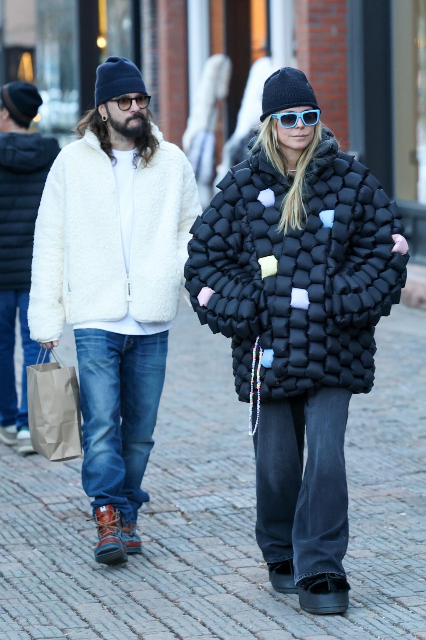 Model Heidi Klum (51) und Ehemann Tom Kaulitz (35) verbringen die Weihnachtsferien 2024 mit der ganzen Familie in Aspen. Mit von der Partie in den Rocky Mountains sind Heidi Klums Kinder sowie Toms Zwillingsbruder Bill Kaulitz und der Freund von Heidis Tochter Leni.