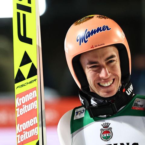 Stefan Kraft jubelt bei der Vierschanzentournee in Oberstdorf