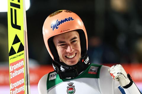 Stefan Kraft jubelt bei der Vierschanzentournee in Oberstdorf
