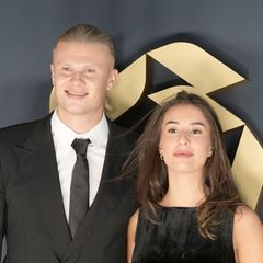 Erling Haaland und Isabel Haugseng Johansen auf einem Event im August 2024