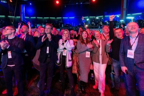 Unterstützer von Präsident und Wahlsieger Milanovic