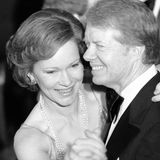 1978 tanzen Carter und die First Lady beim jährlichen Weihnachtsball des Kongresses im Weißen Haus