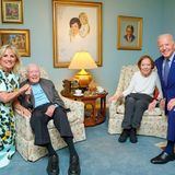 Joe Biden und seine Frau besuchen Jimmy Carter und Rosalynn 2021 in ihrem Haus in Plains