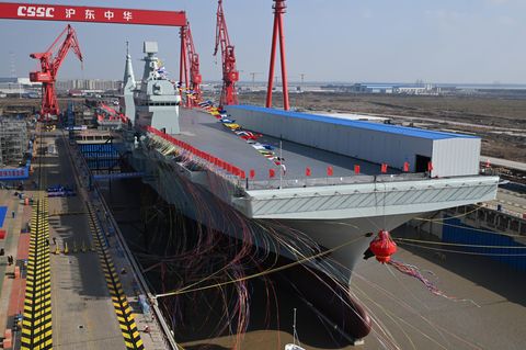 Assault Ship Typ 076 "Sichuan" – die Aufbauten verdecken das Katapult