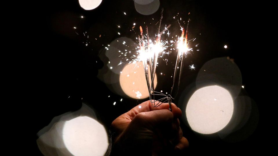 Die kuriosesten Silvesterbräuche weltweit (Video) Die kuriosesten Silvesterbräuche weltweit (Video)