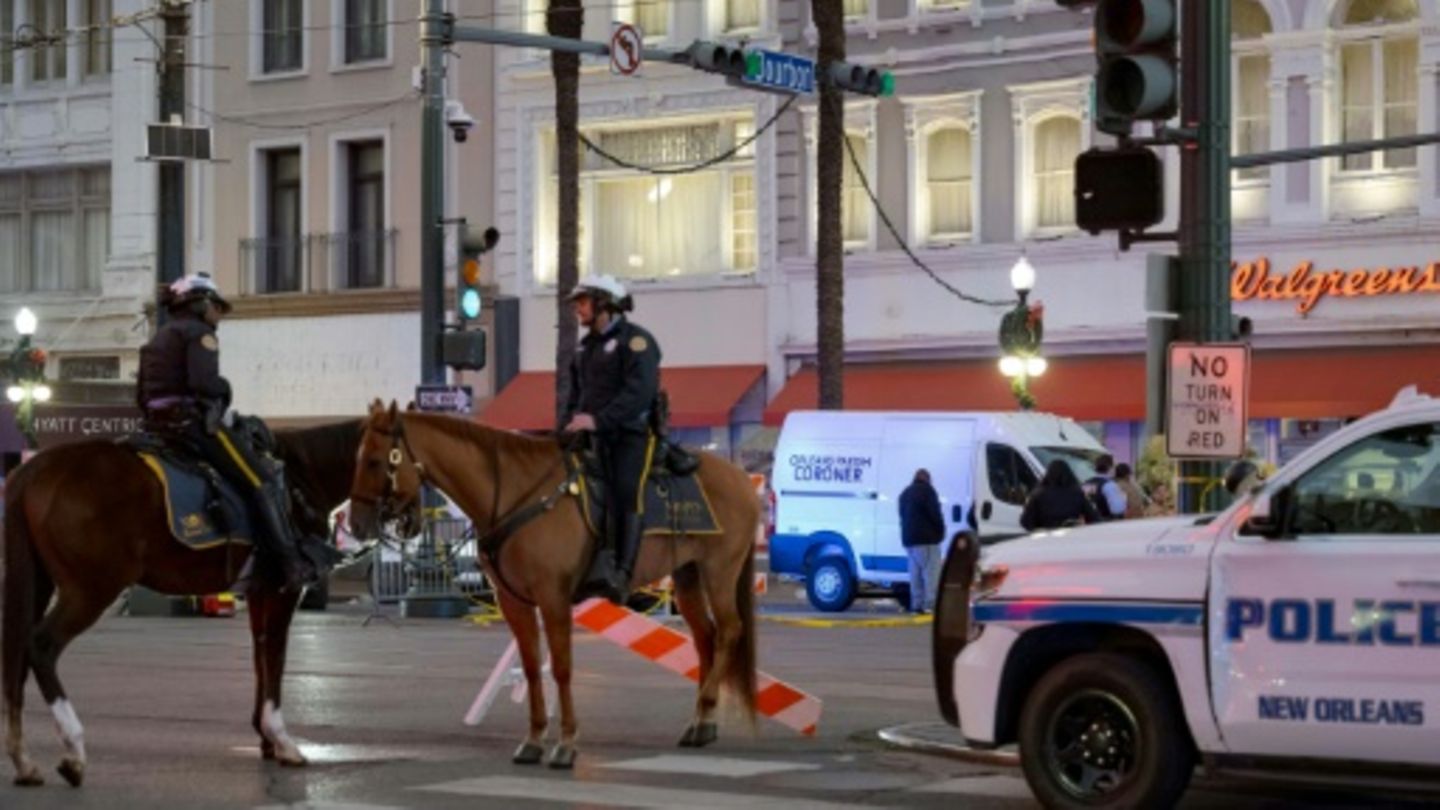 Einsazukräfte am Anschlagsort in New Orleans