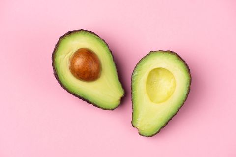 Eine aufgeschnitte Avocado