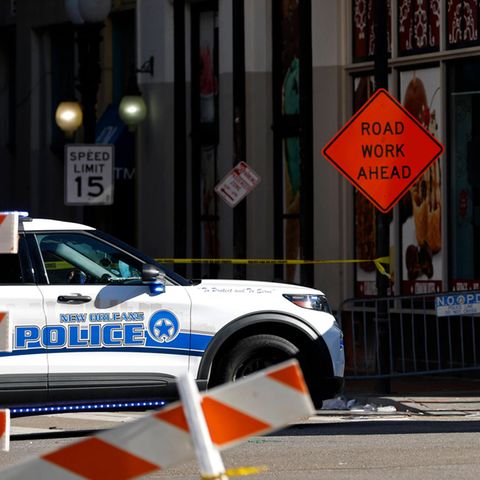 Ein Polizeiwagen sperrt die Zufahrt zum Tatort in New Orleans