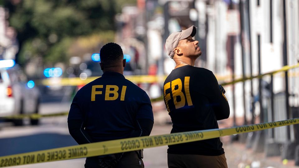 Anschlag in New Orleans: "Versuchte so viele Menschen wie möglich zu überfahren" Am Neujahrsmorgen rast ein Mann in New Orleans mit seinem Truck in eine Menschenmenge. Die Ermittler gehen von einem Terrorakt aus, Donald Trump spricht von einem "Akt des Bösen".