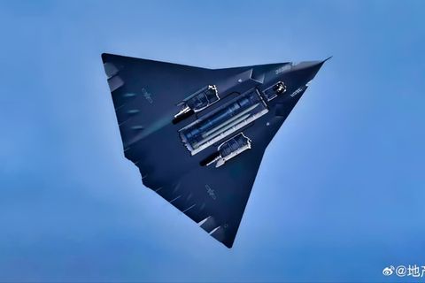 Der Stealth-Jet J-36 zeigt den zentralen Waffenschacht