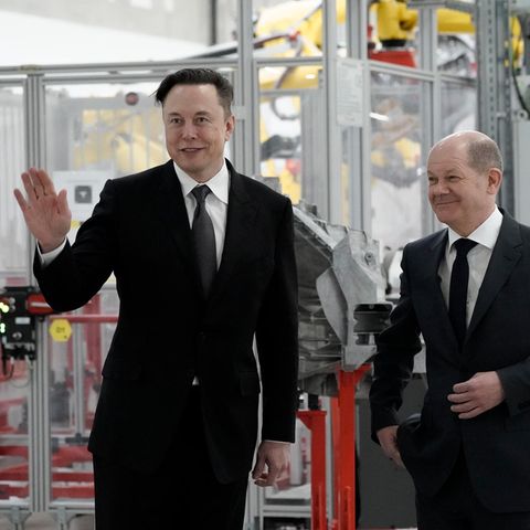 Tesla-Chef Elon Musk mit Bundeskanzler Olaf Scholz
