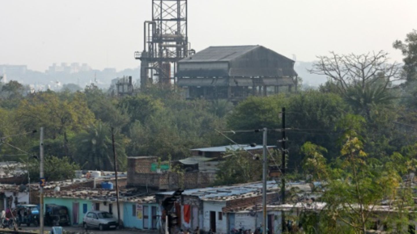Blick auf die stillgelegte Fabrik von Union Carbide in Bhopal