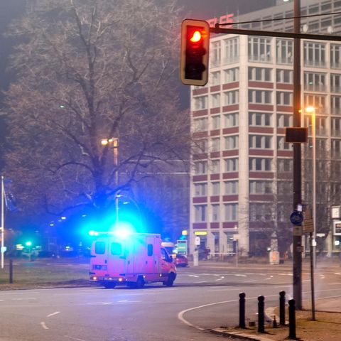 Eines von vielen tausenden Argumenten für ein Böllerverbot: Rettungseinsatz in der jüngsten Berliner Silvesternacht 