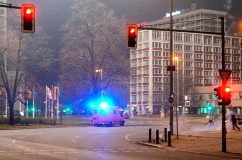 Eines von vielen tausenden Argumenten für ein Böllerverbot: Rettungseinsatz in der jüngsten Berliner Silvesternacht 