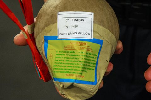 Von der Polizei sichergestellte Kugelbombe (Archivbild)