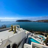 eine kopierte Version von Santorini in China am Meer