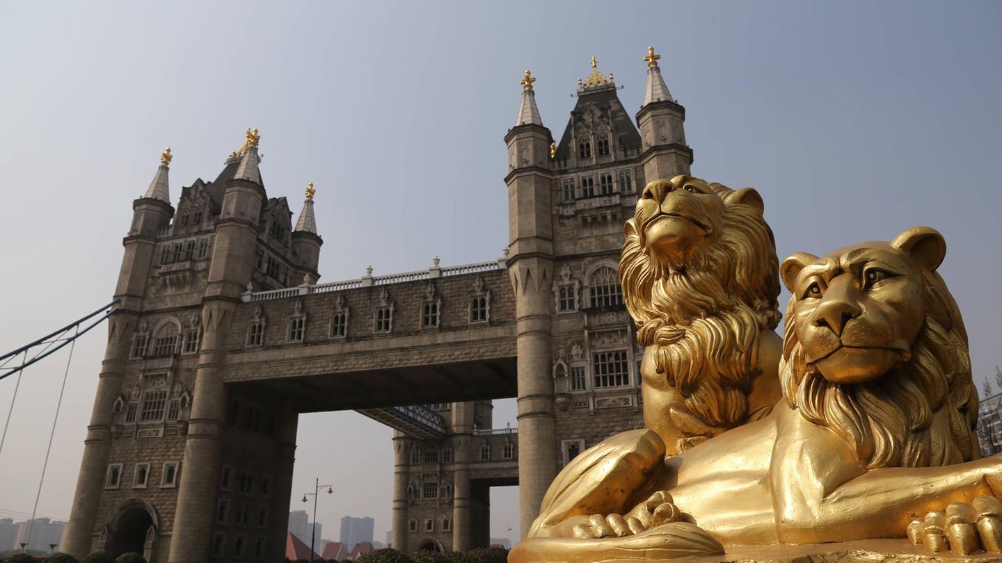 Die Tower Bridge in China