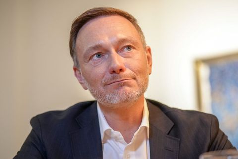 Christian Lindner schaut nachdenklich