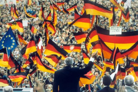 Ostdeutschland und seine Wähler: Helmut Kohl 1990 in Erfurt