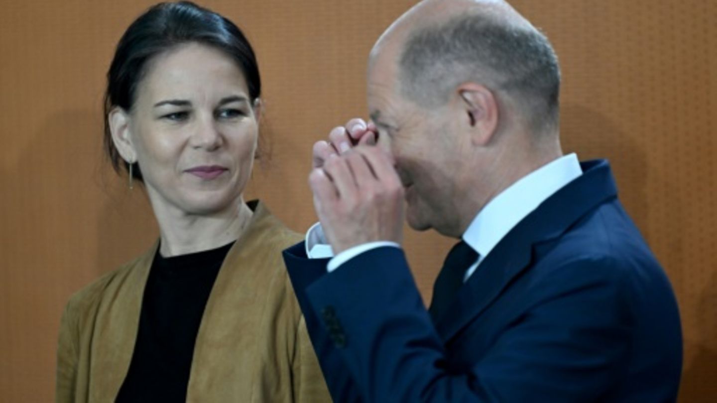 Bundesaußenministerin Baerbock und Bundeskanzler Scholz