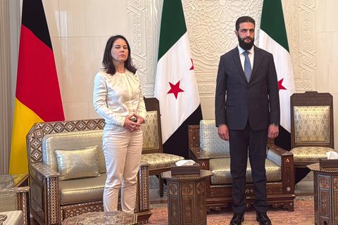 Außenministerin Annalena Baerbock trifft sich mit dem neuen syrischen Machthaber Ahmed al-Scharaa